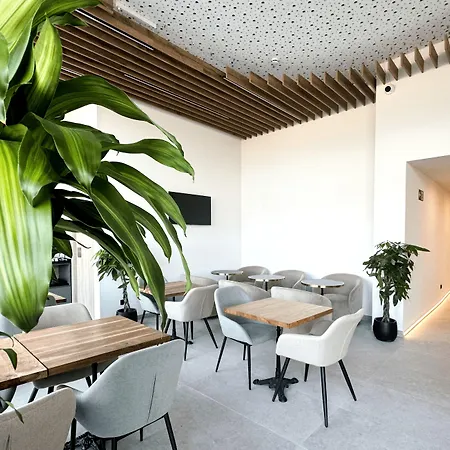 Hq Arena 3* Valencie