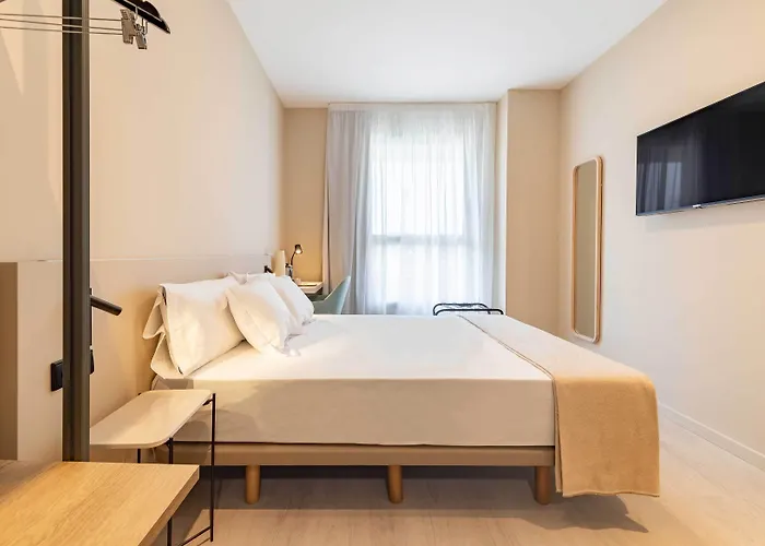 Hotel Hq Arena 3*
